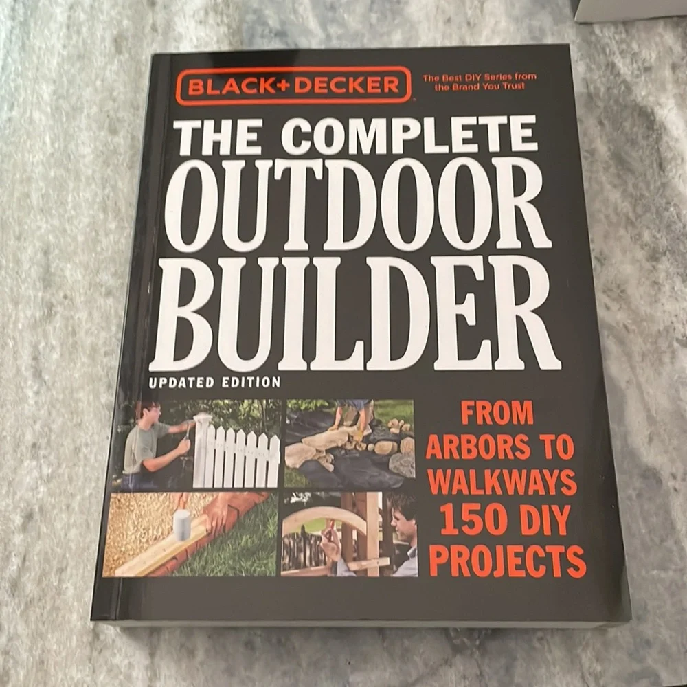 Black+Decker The Book of Home how-to and The Complete Outdoor Builder New in Box - Picture 4 of 5